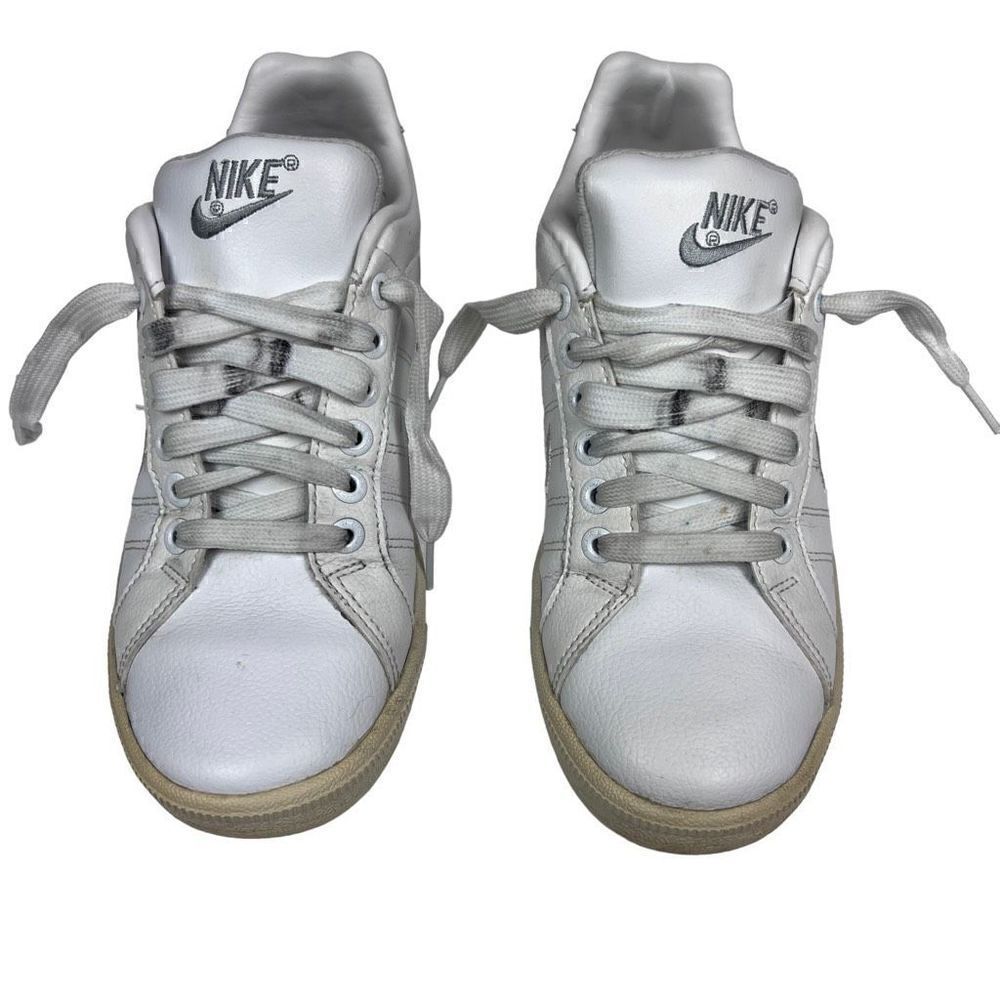 Nike Athletic Shoes Sneakers White Women Size 8.5
